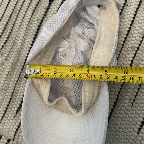 Hat. Use for cycling. - Picture 11 of 12